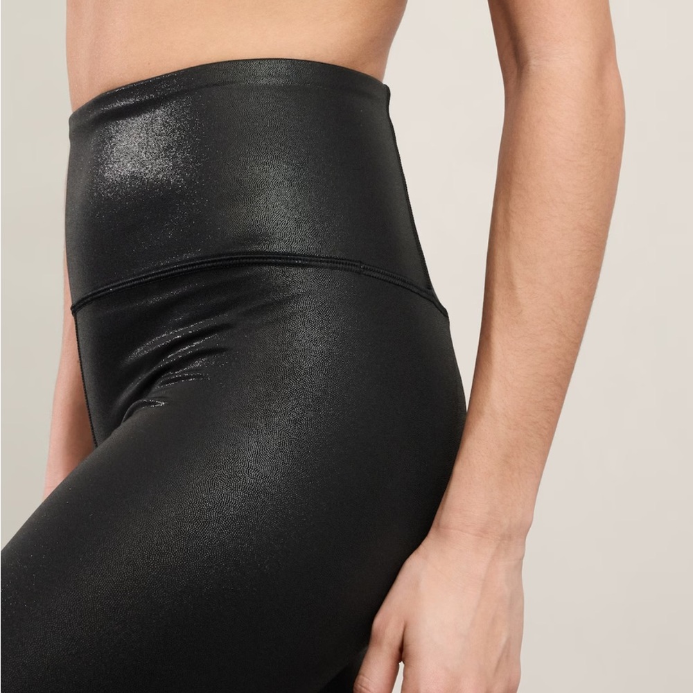 Like New athleta elation black shine legging.